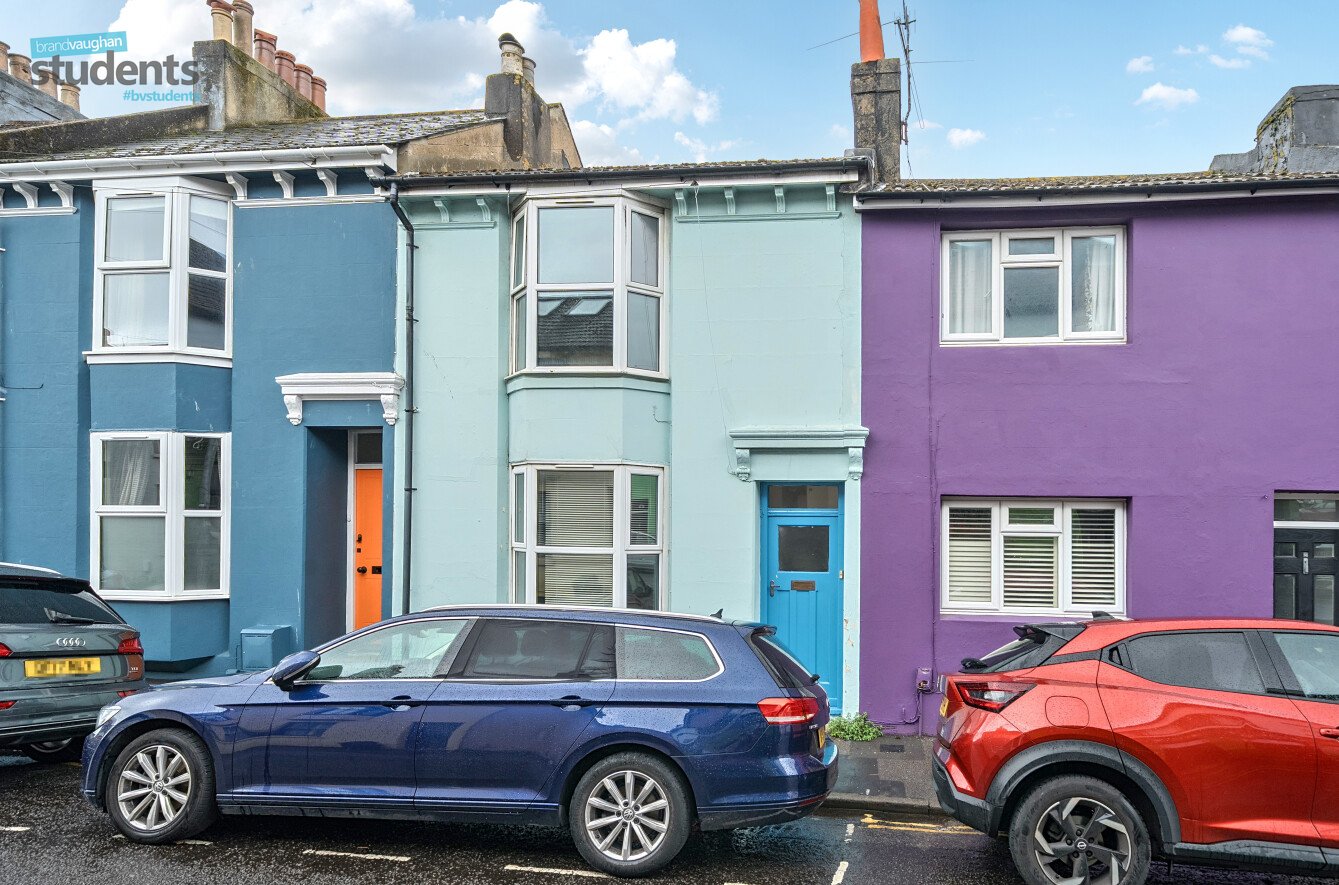 3 bedroom  terraced house to rent