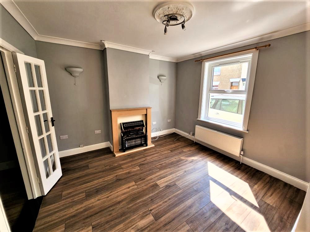 2 bedroom  terraced house to rent
