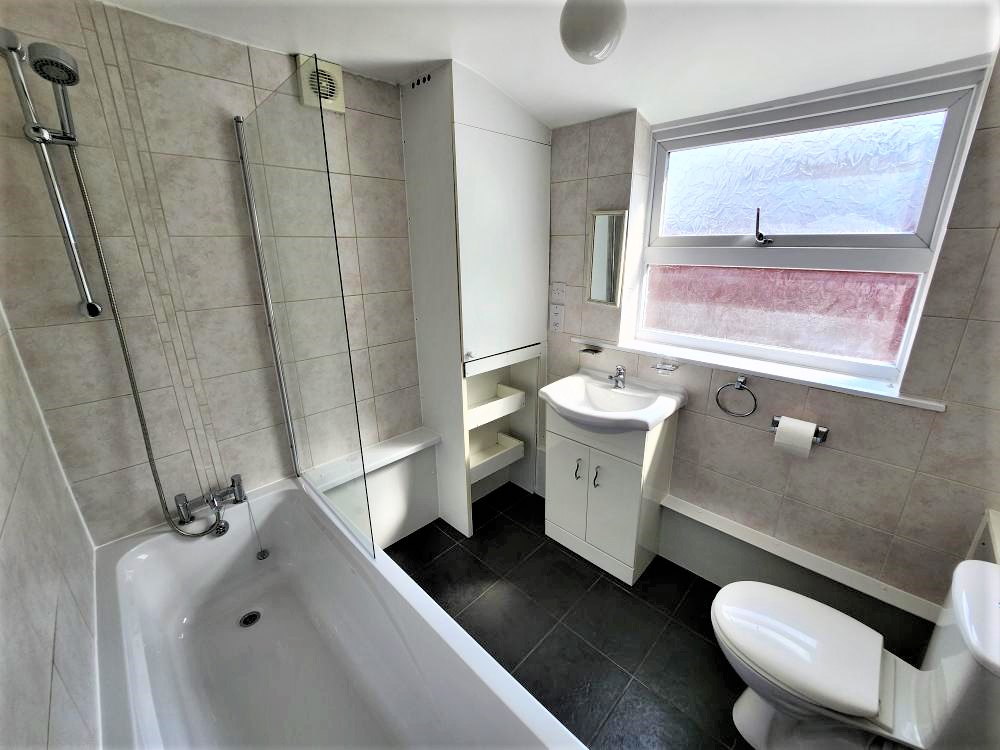 2 bedroom  terraced house to rent