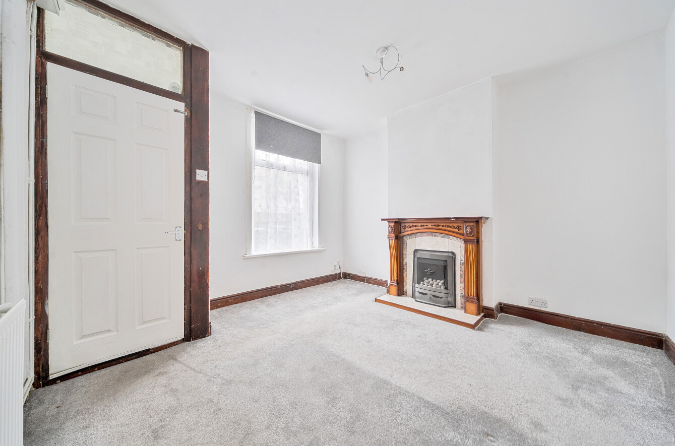 3 bedroom  terraced house for sale