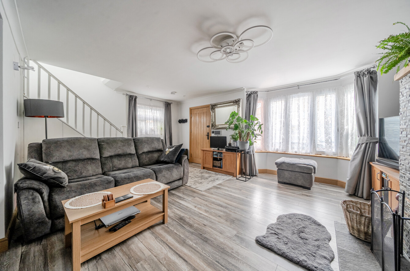 4 bedroom  semi-detached house for sale