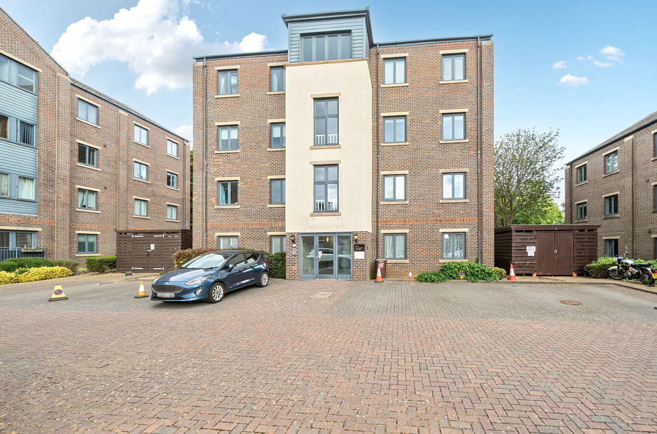 1 bedroom apartment for sale