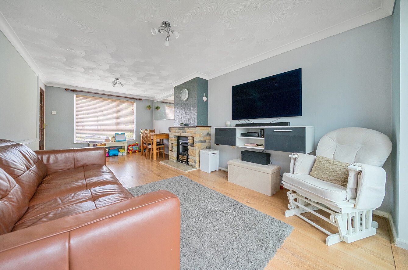 3 bedroom  semi-detached house for sale