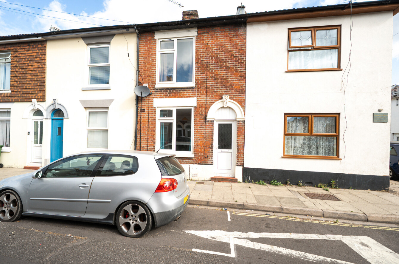 2 bedroom  terraced house to rent