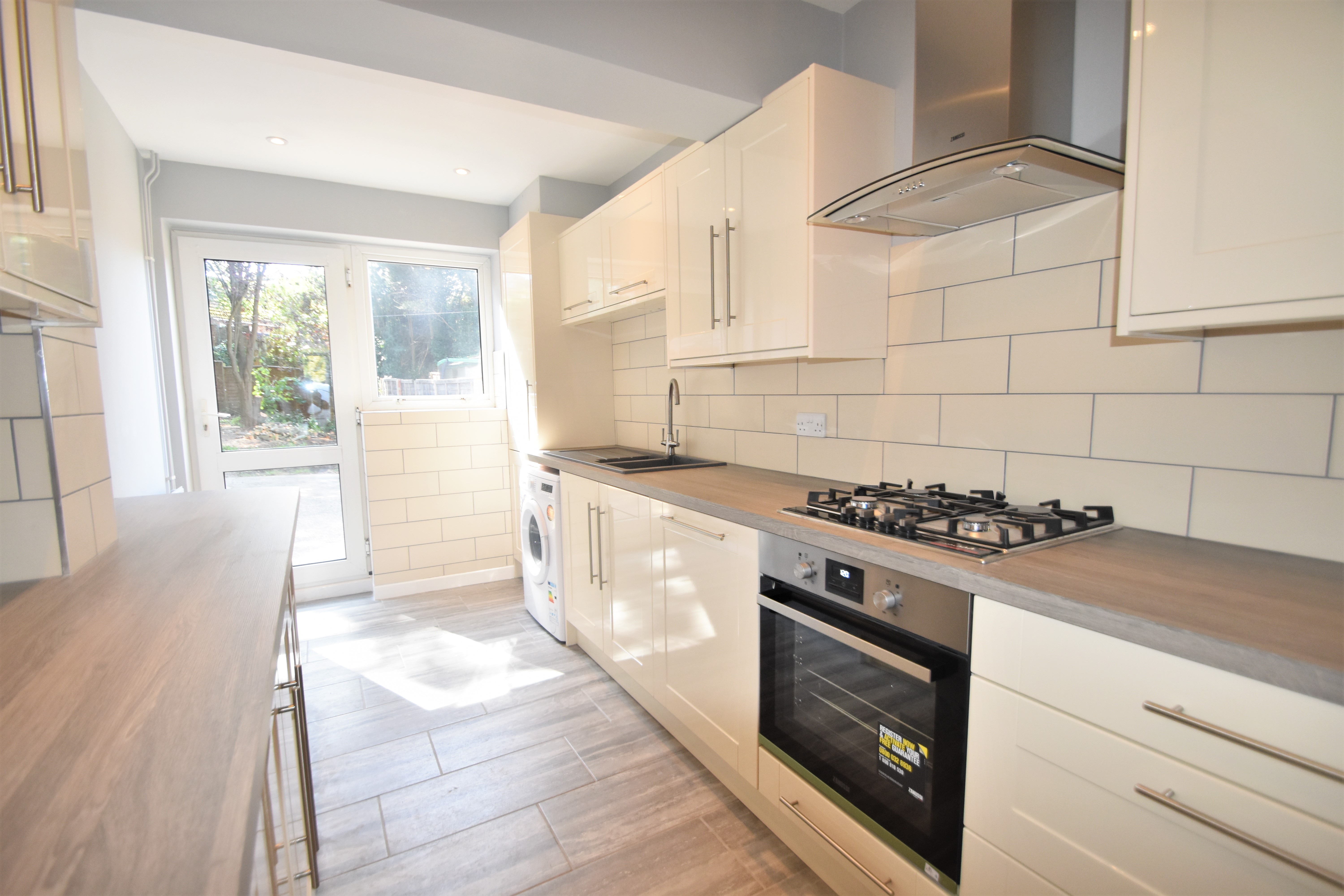 3 bedroom semi-detached house to rent