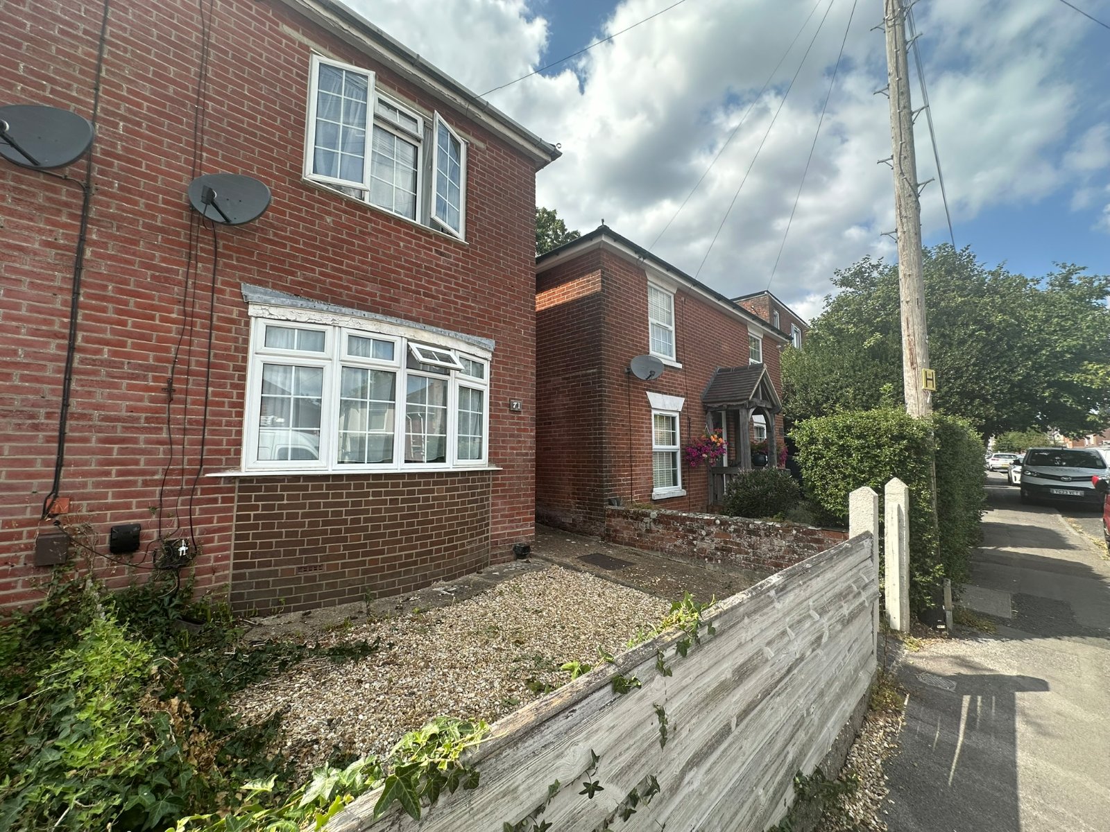 2 bedroom  semi-detached house to rent