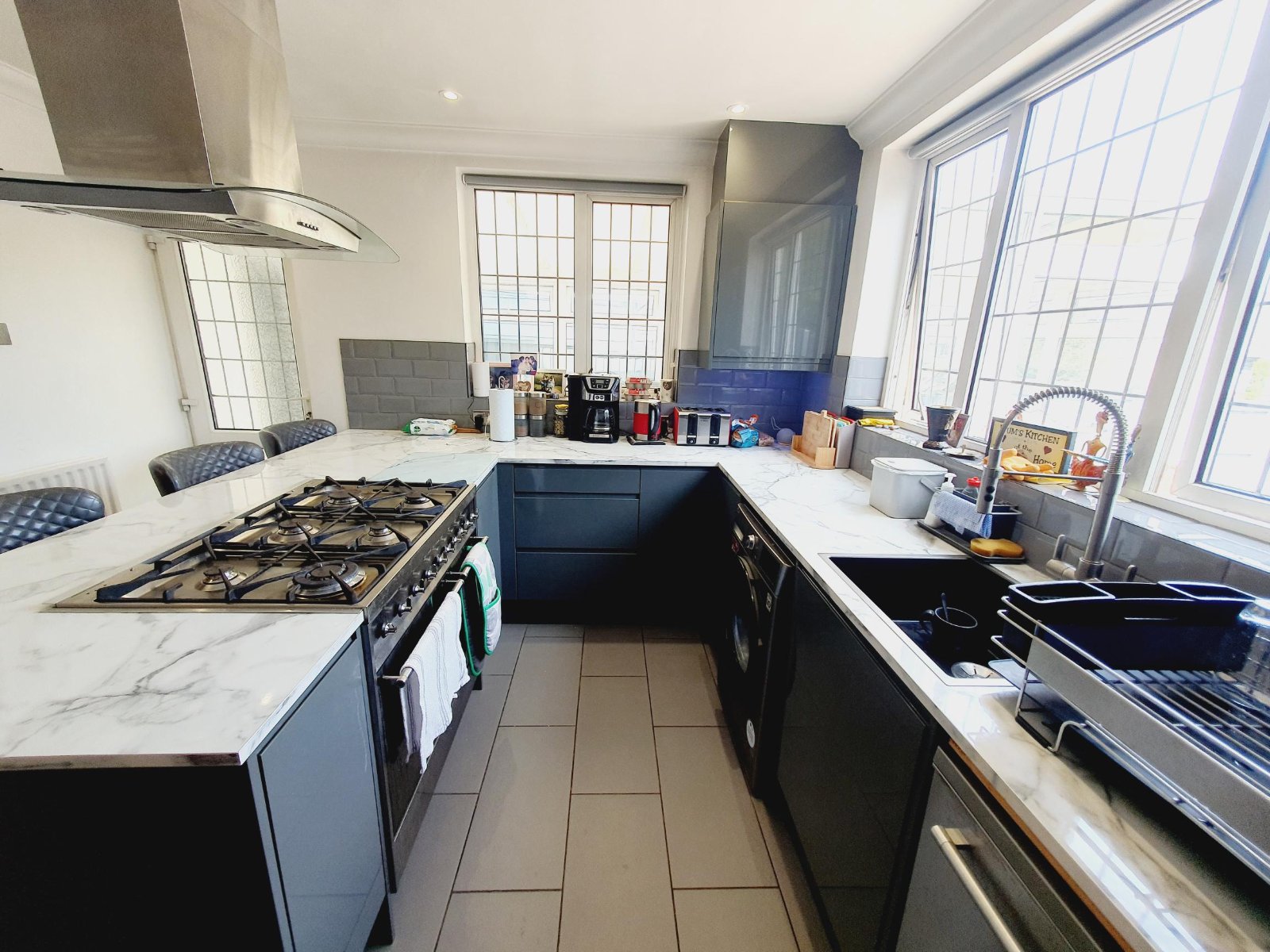 5 bedroom detached house to rent