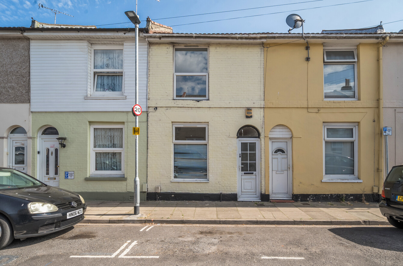 4 bedroom terraced house to rent