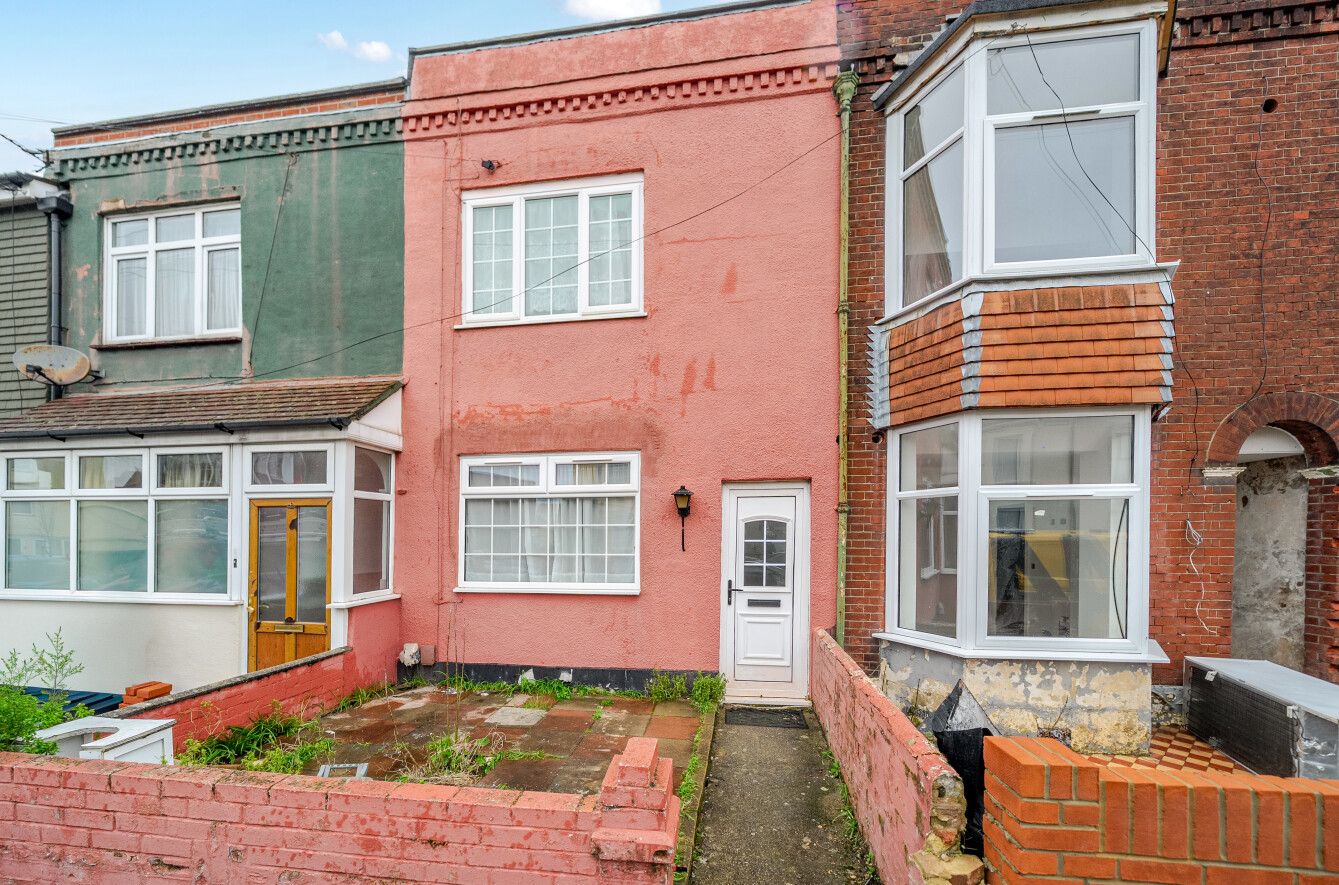 4 bedroom  terraced house for sale