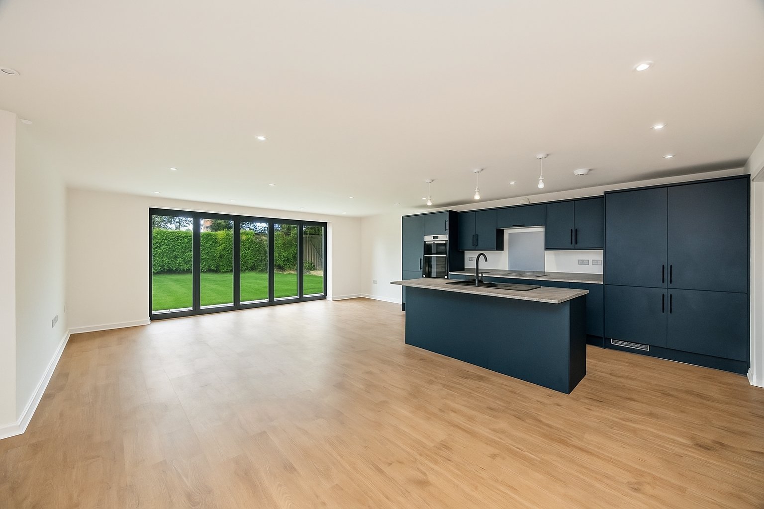 4 bedroom  detached house for sale