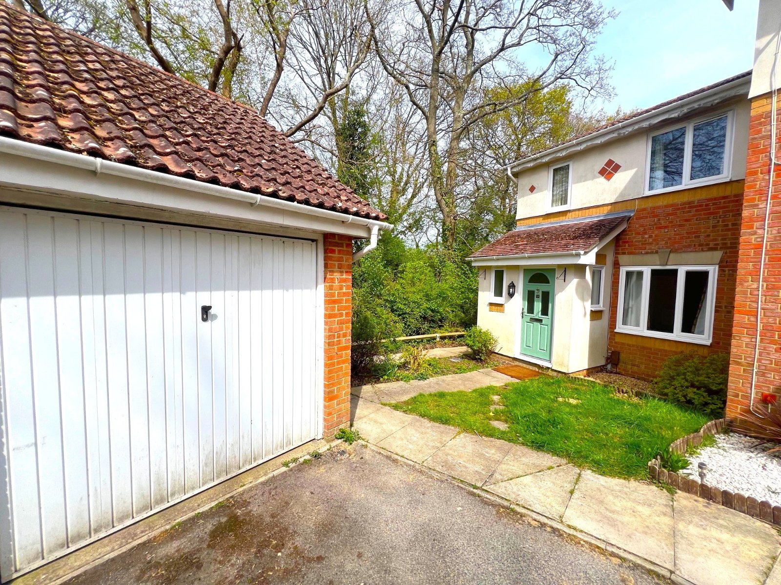 3 bedroom semi-detached house to rent