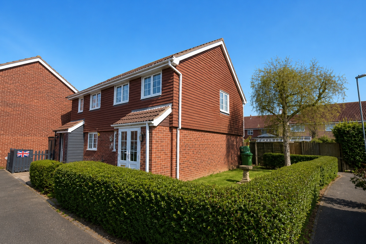 3 bedroom  semi-detached house to rent