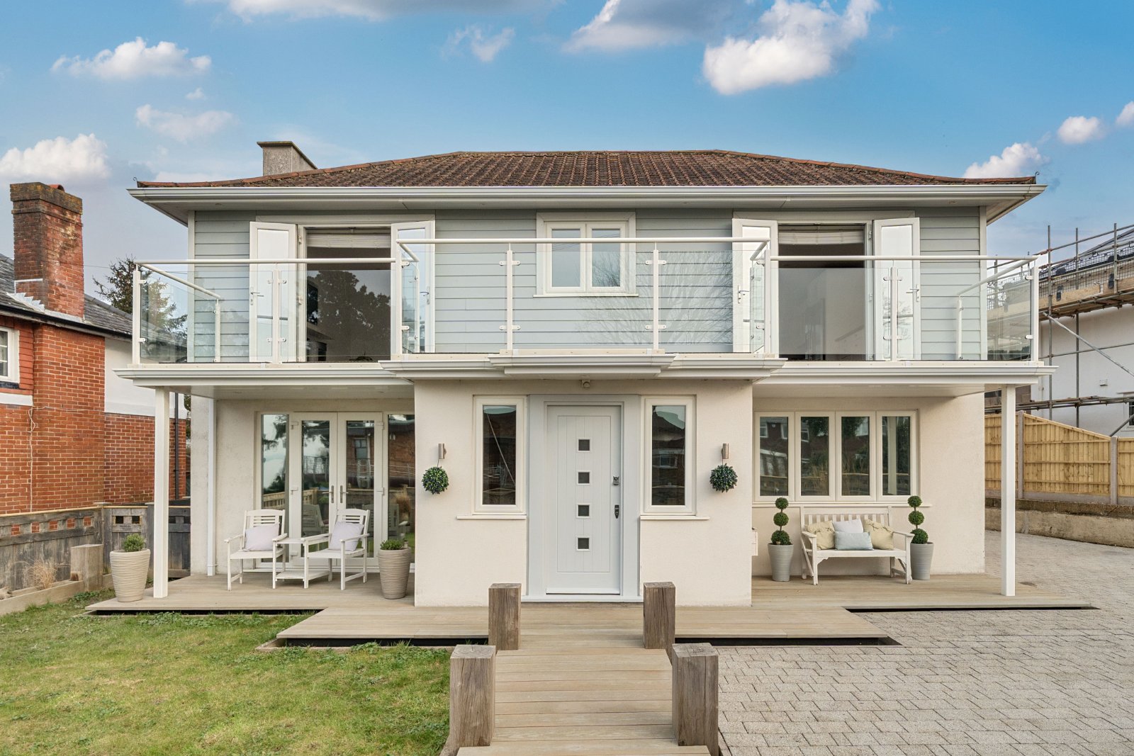 5 bedroom detached house to rent