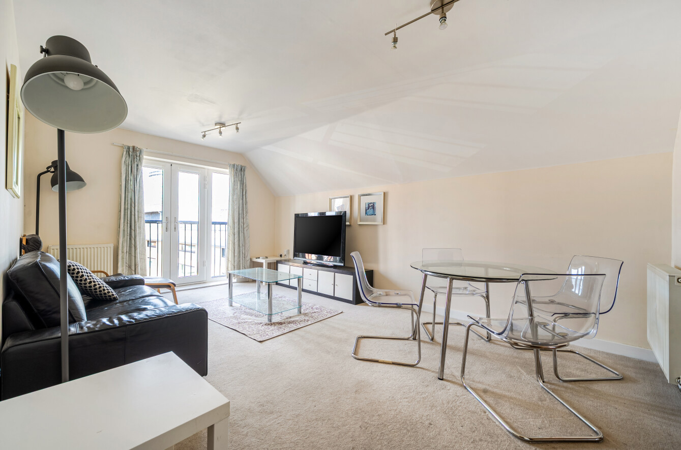 2 bedroom apartment to rent