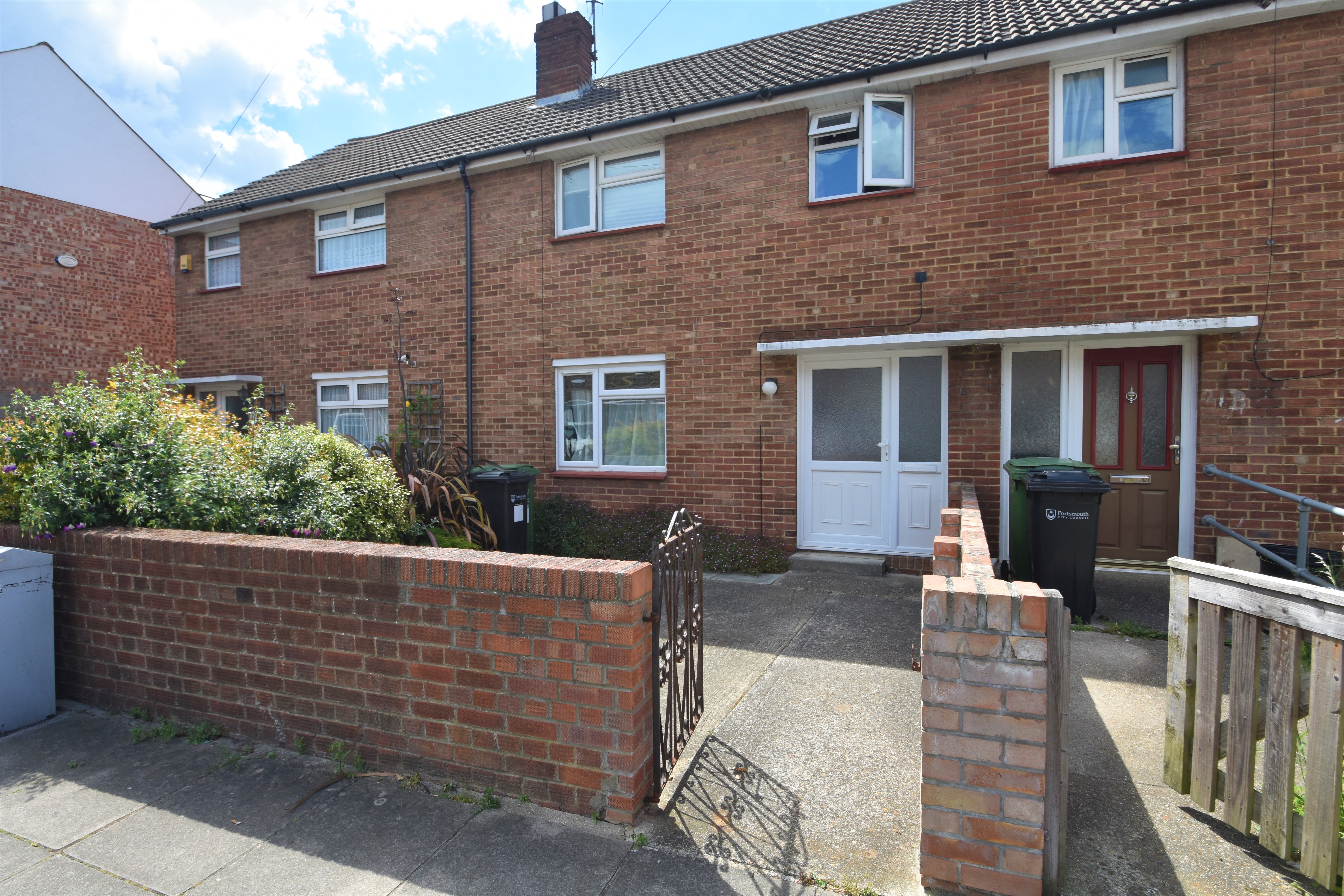 4 bedroom terraced house to rent
