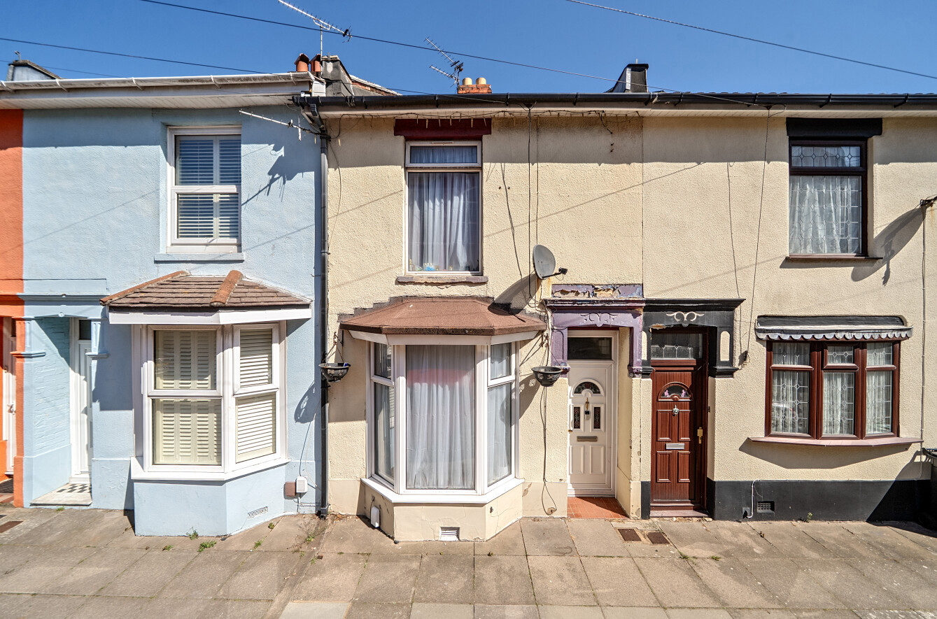 2 bedroom terraced house for sale