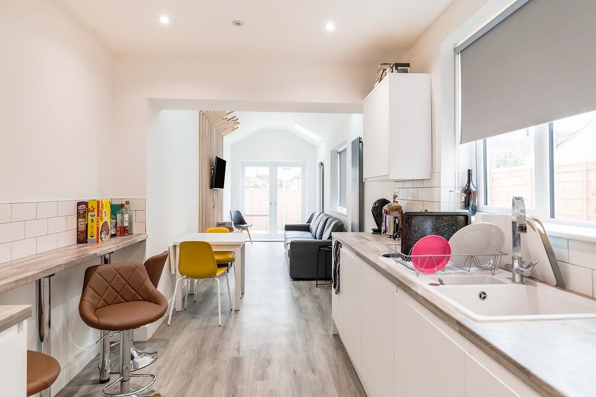 6 bedroom terraced house to rent