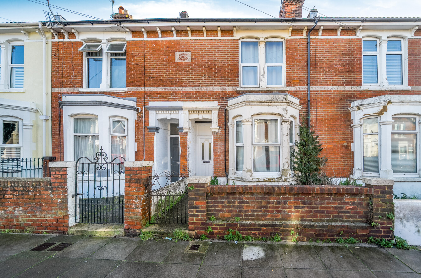 6 bedroom terraced house to rent