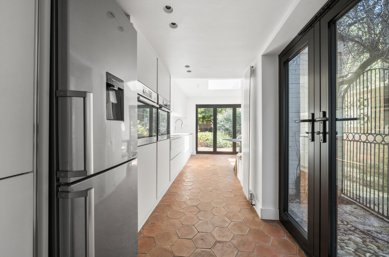 4 bedroom terraced house to rent