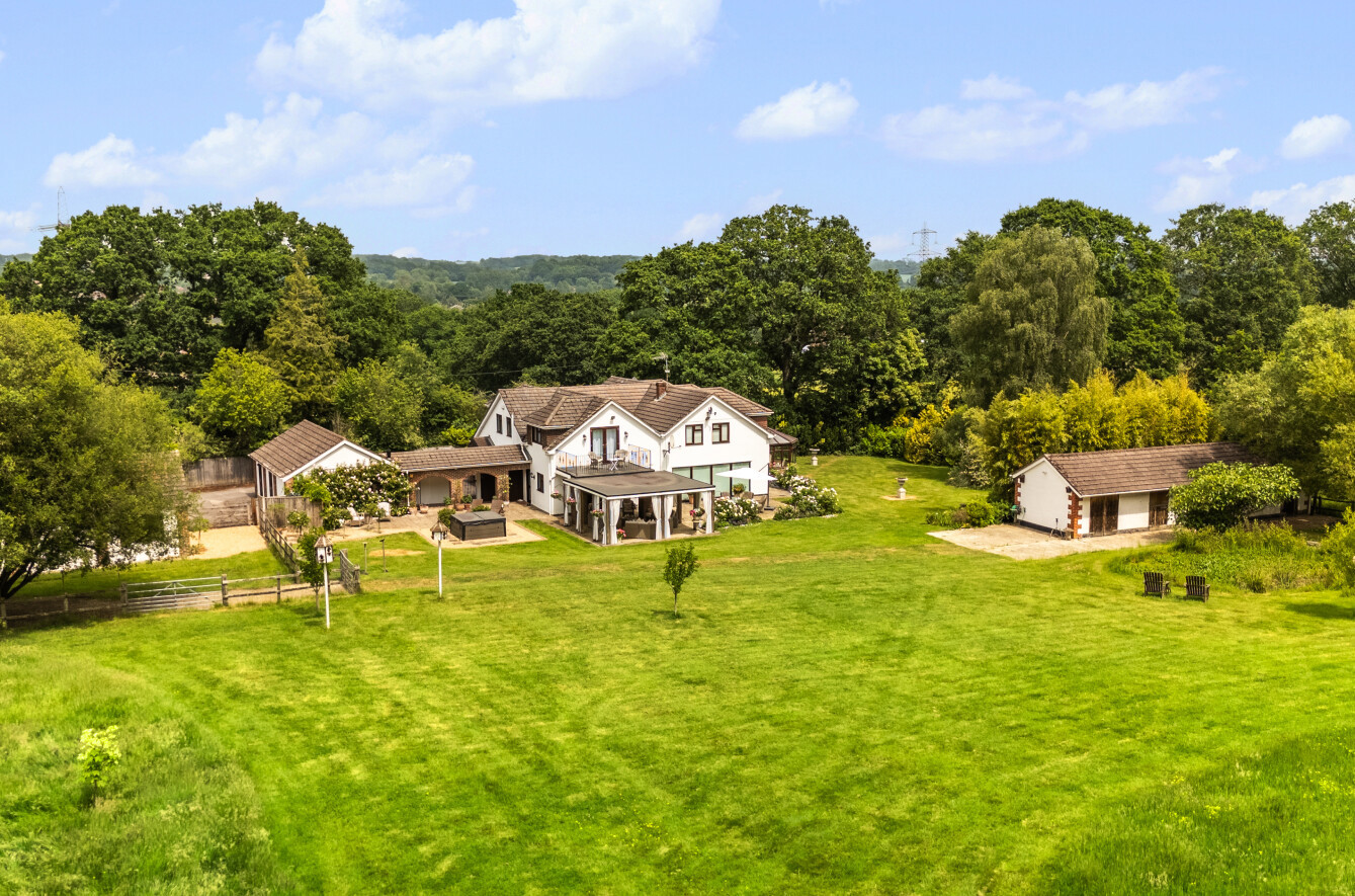 5 bedroom detached house for sale