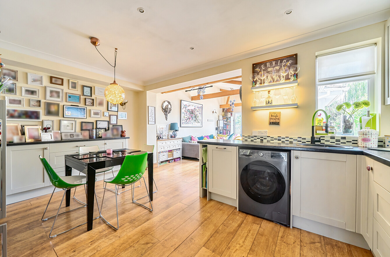 2 bedroom semi-detached house for sale