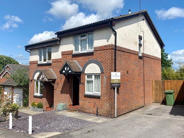2 bedroom  semi-detached house to rent