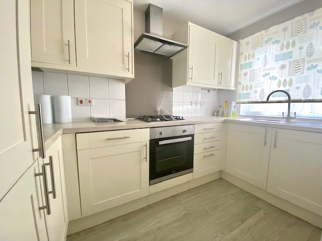 2 bedroom  semi-detached house to rent