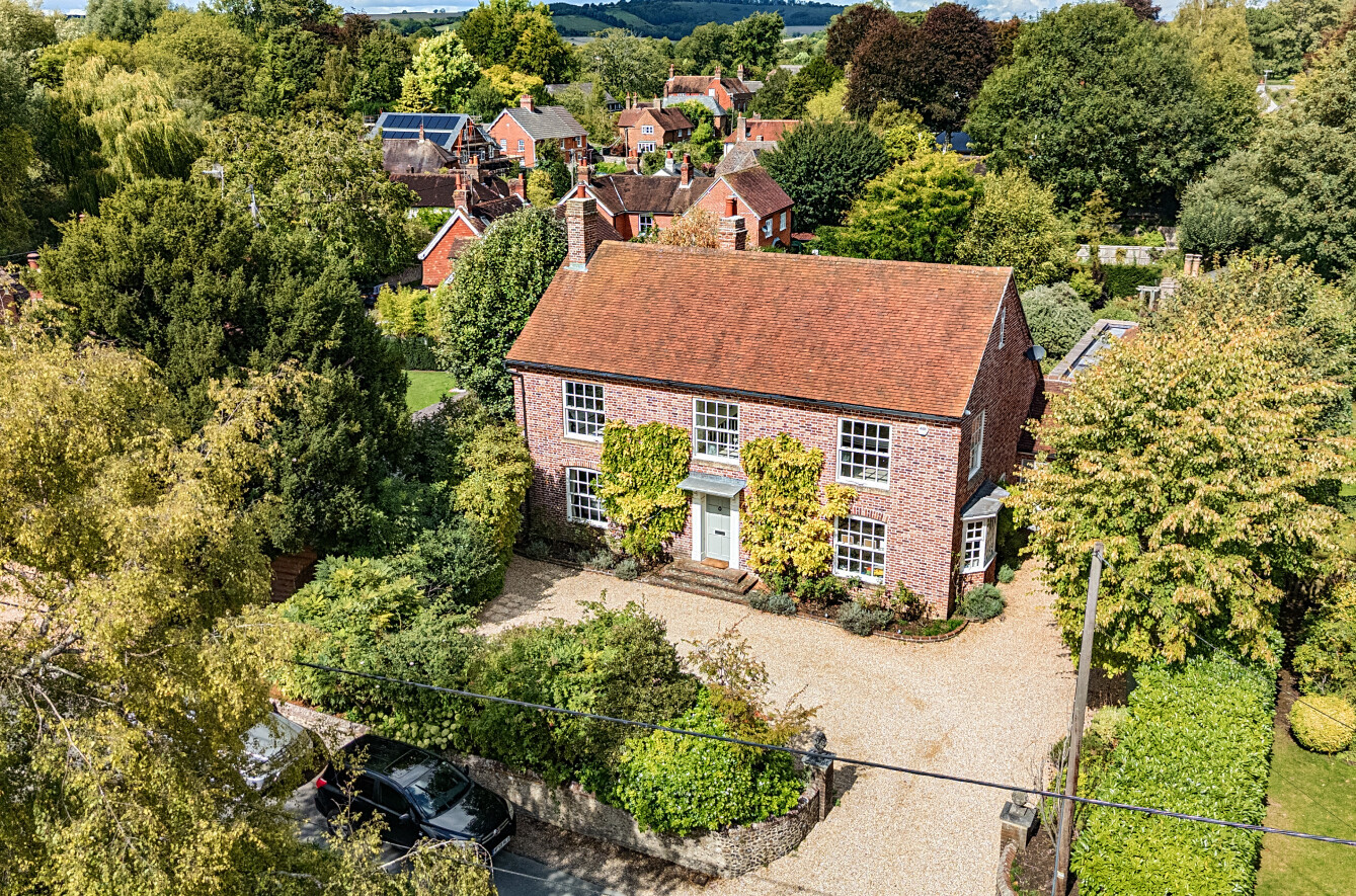 5 bedroom  detached house for sale