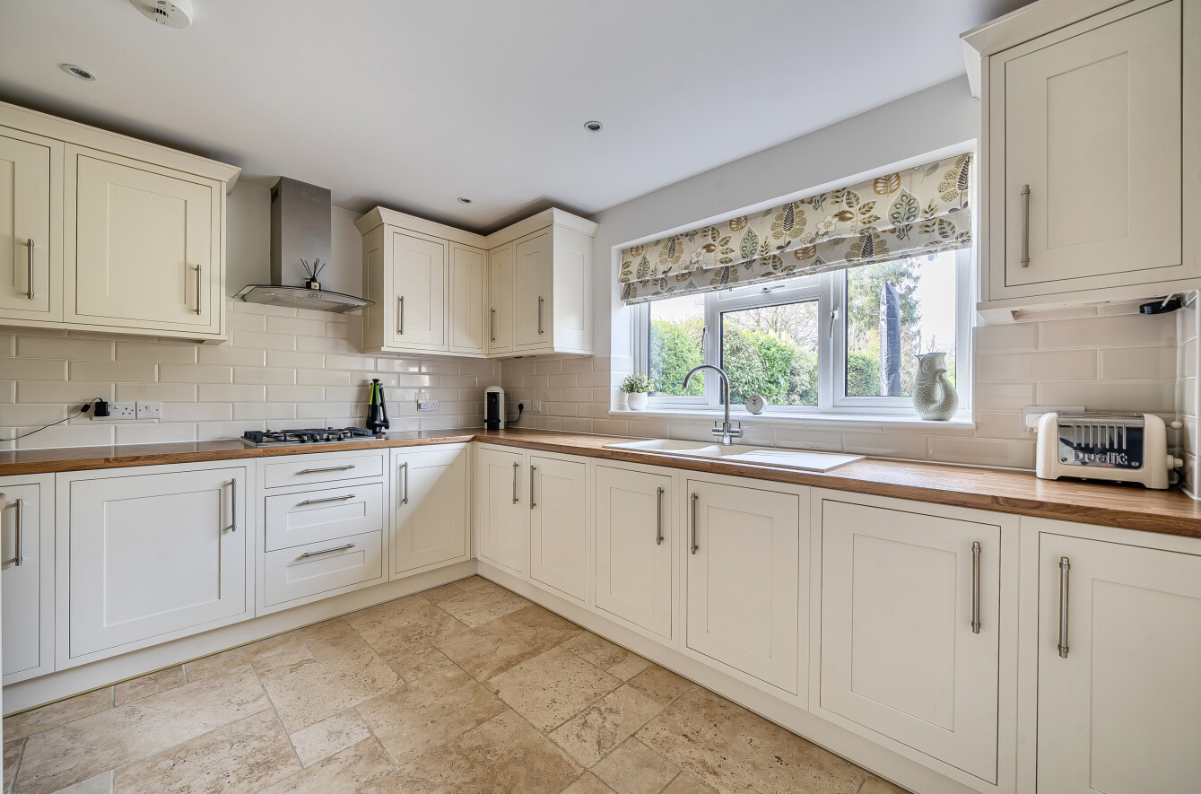 4 bedroom  detached house for sale