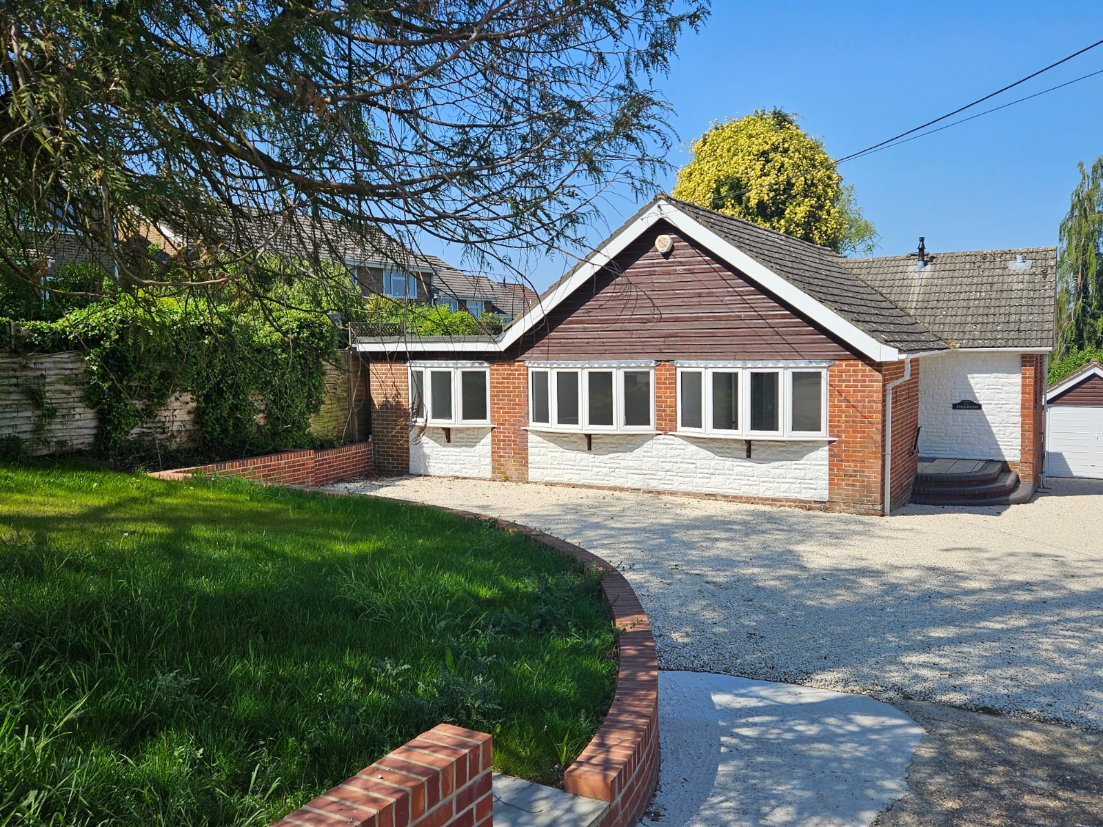 3 bedroom detached bungalow for sale