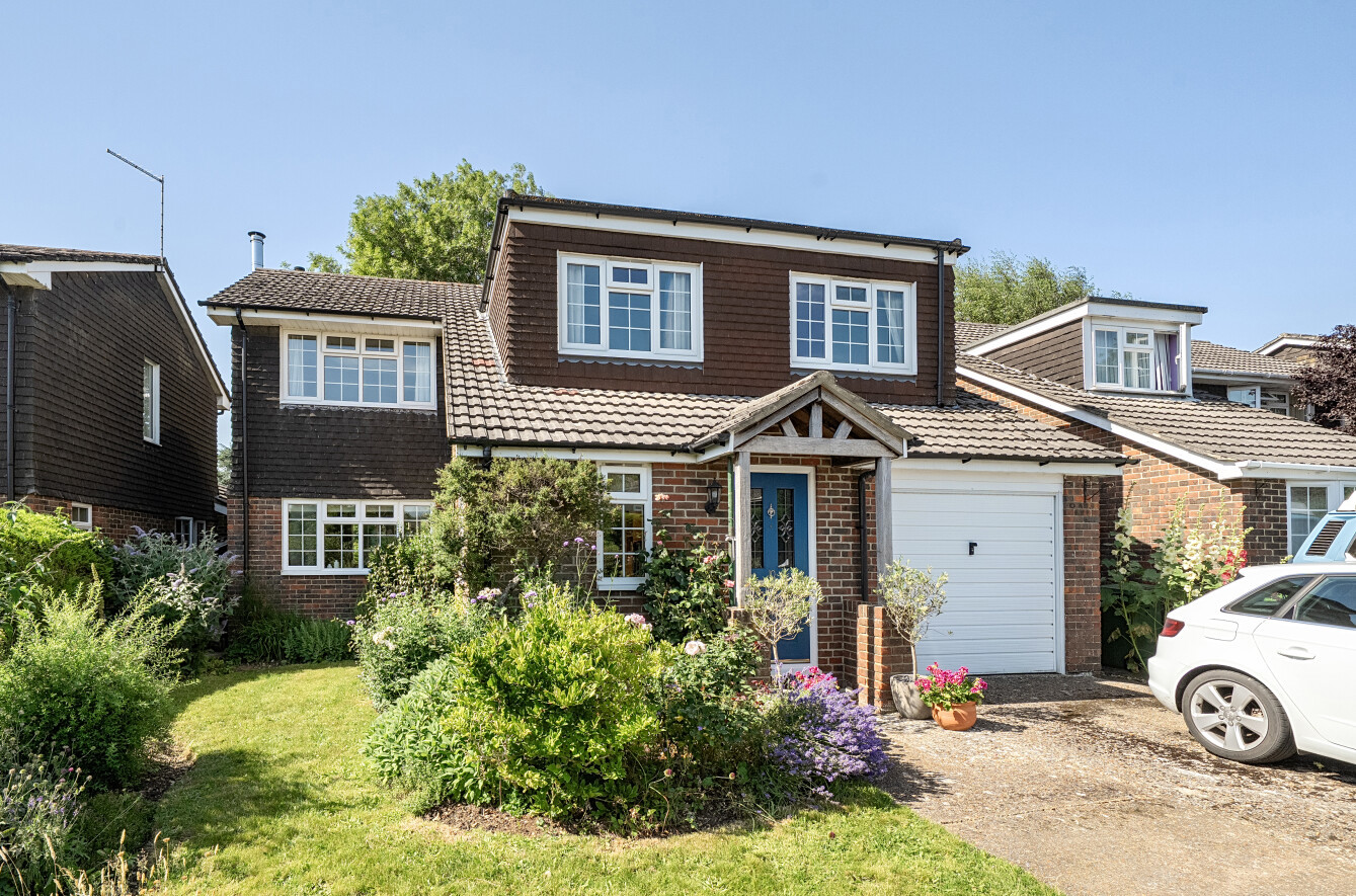 5 bedroom  detached house for sale