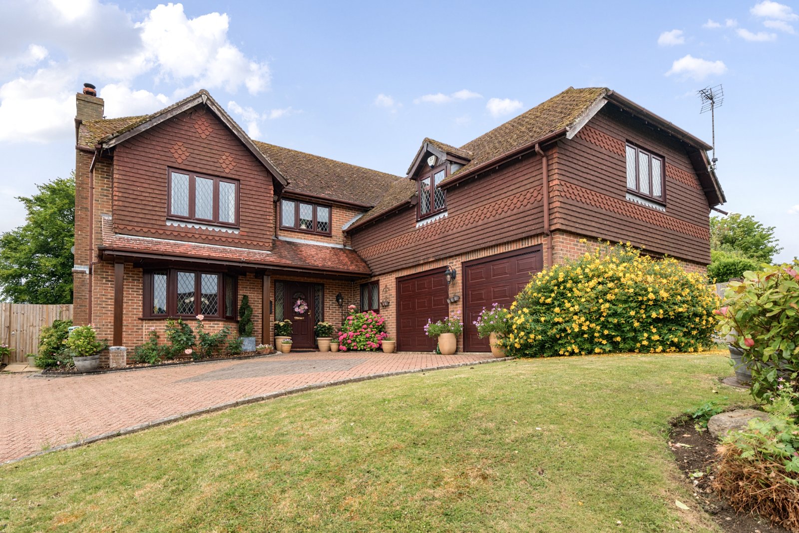5 bedroom detached house for sale