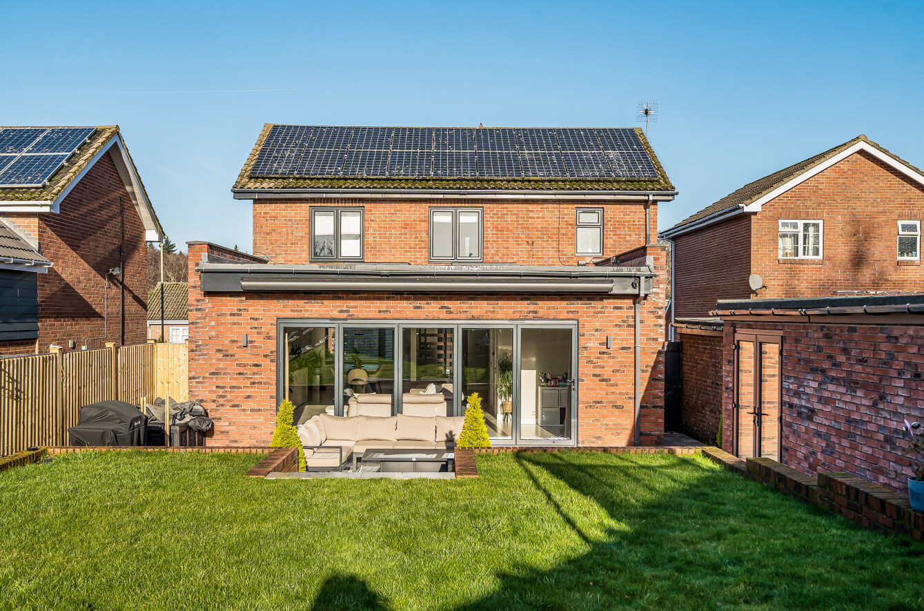 4 bedroom detached house for sale
