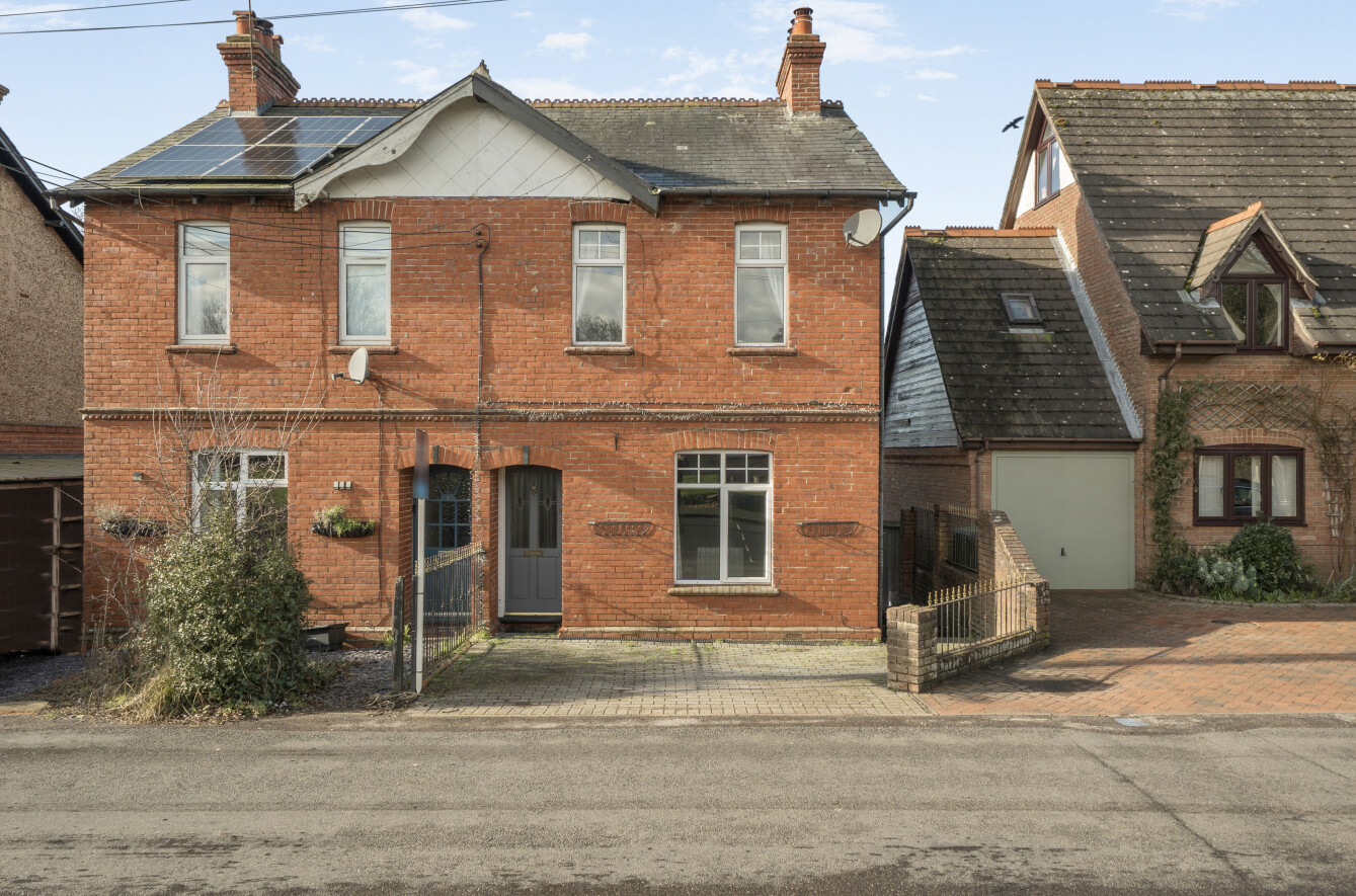 2 bedroom semi-detached house for sale