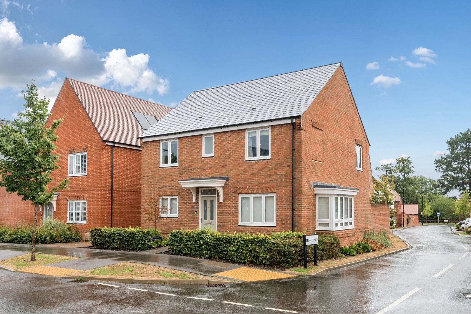 4 bedroom  detached house for sale