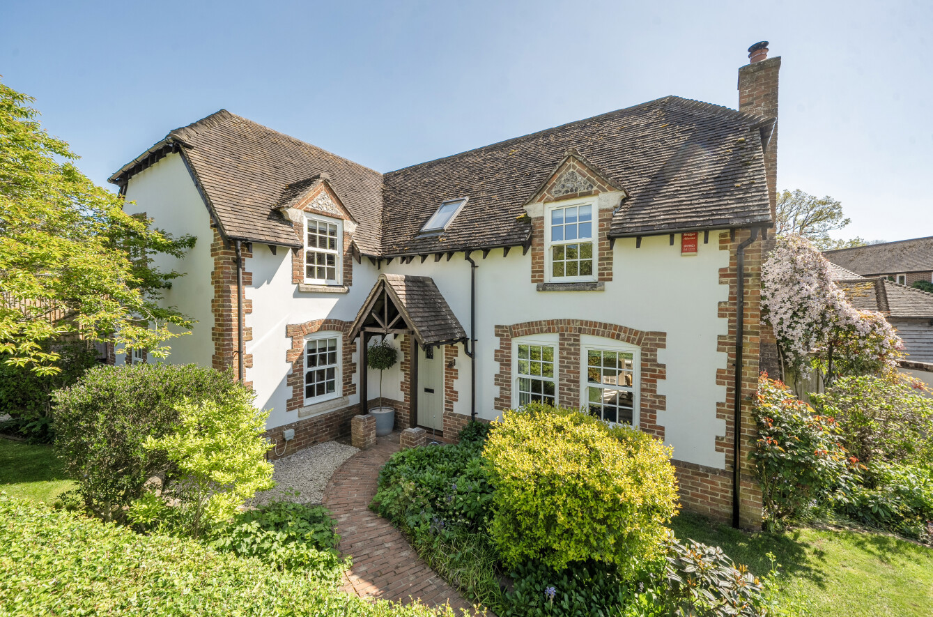 4 bedroom  detached house for sale
