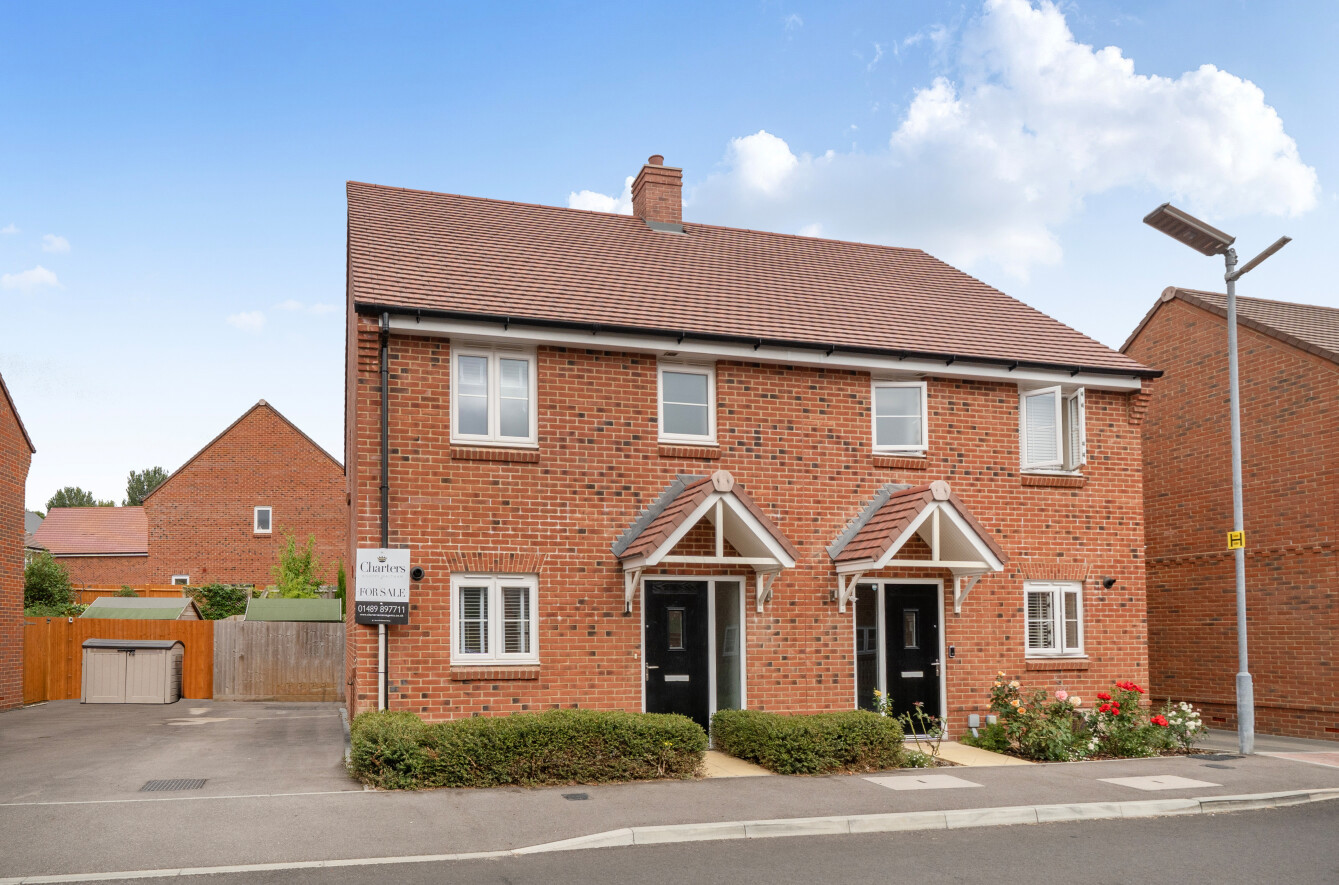 3 bedroom  semi-detached house for sale