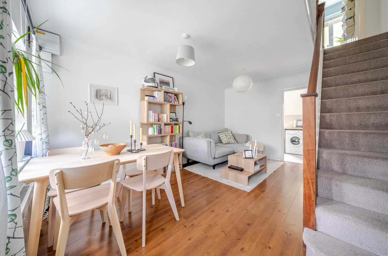 2 bedroom terraced house for sale