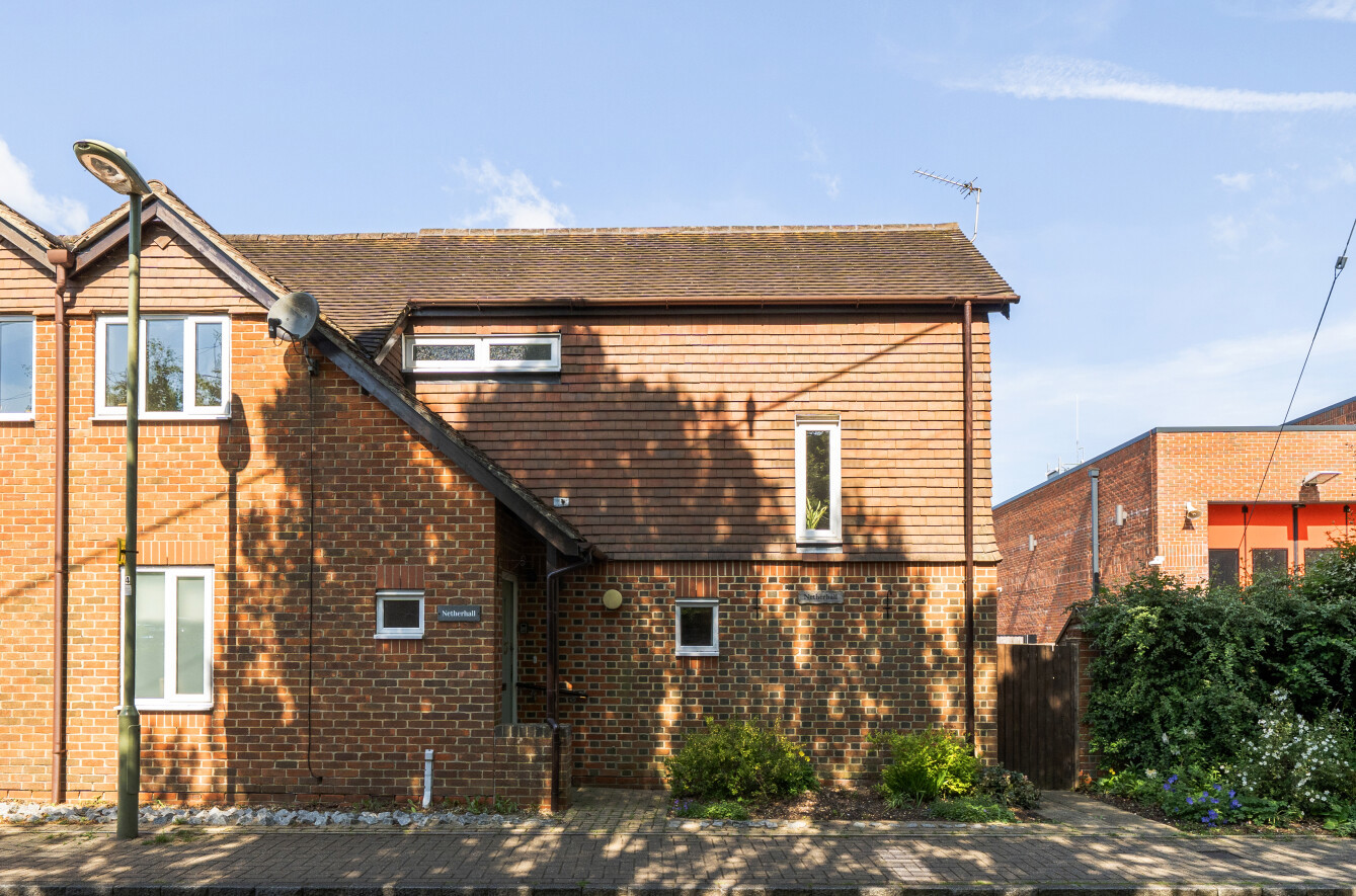2 bedroom semi-detached house for sale