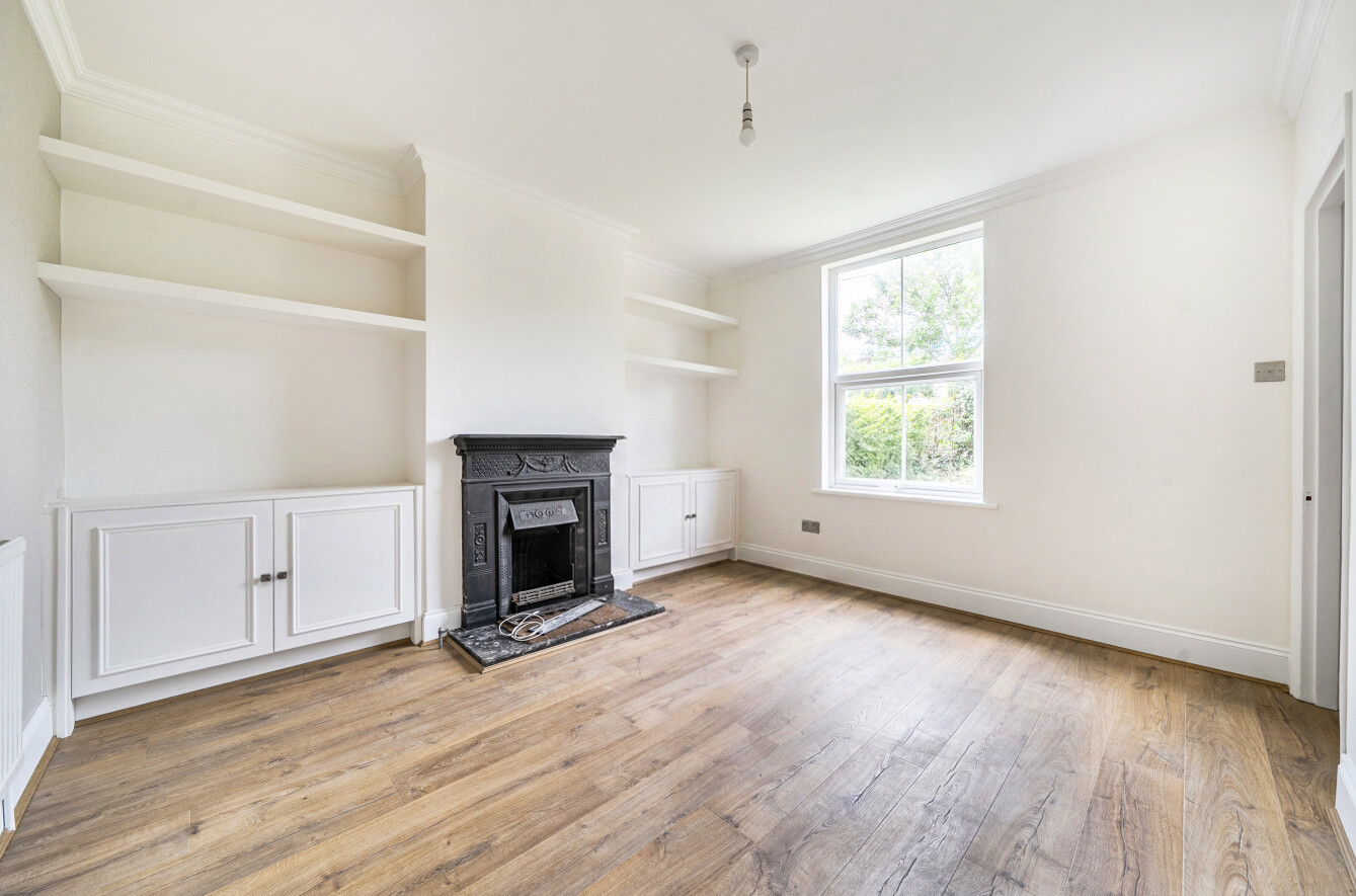 3 bedroom  semi-detached house for sale