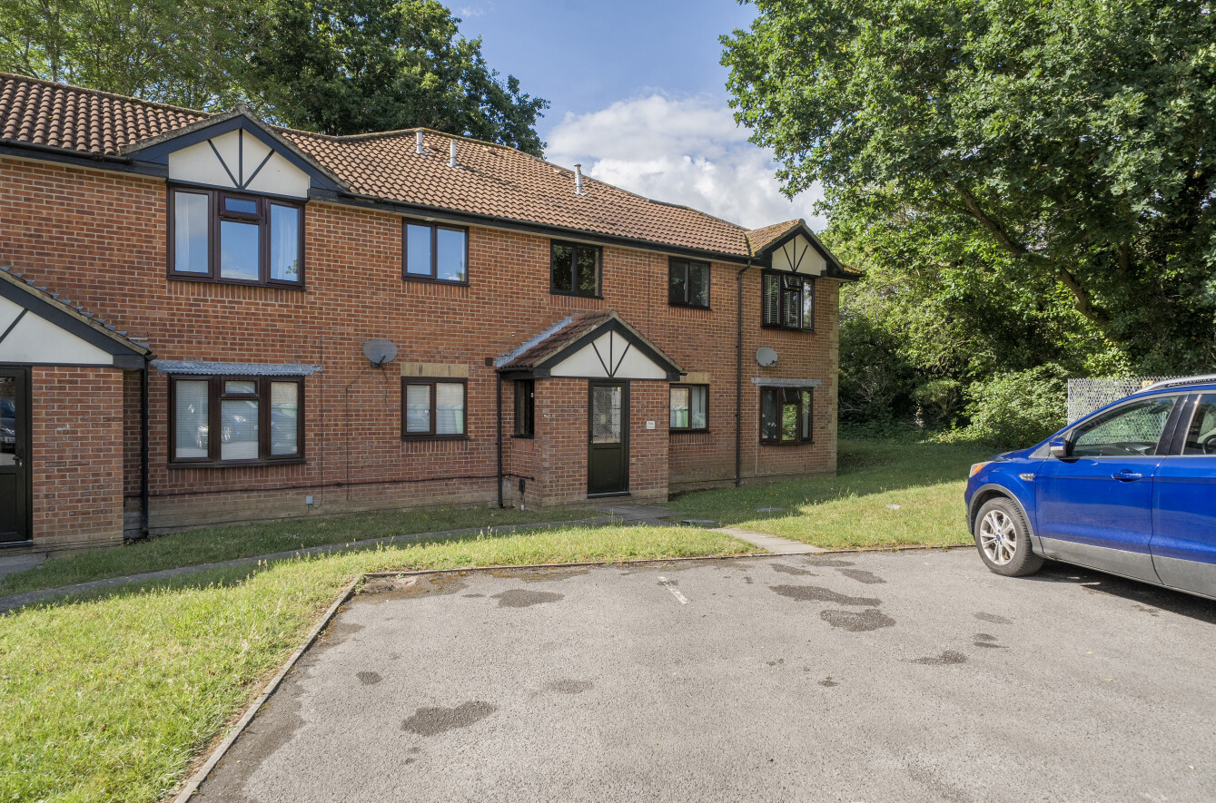 1 bedroom studio apartment for sale