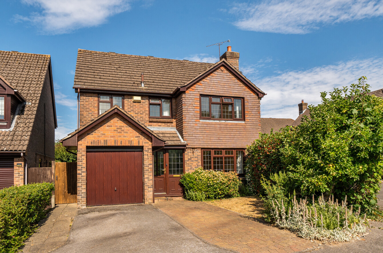 4 bedroom  detached house for sale