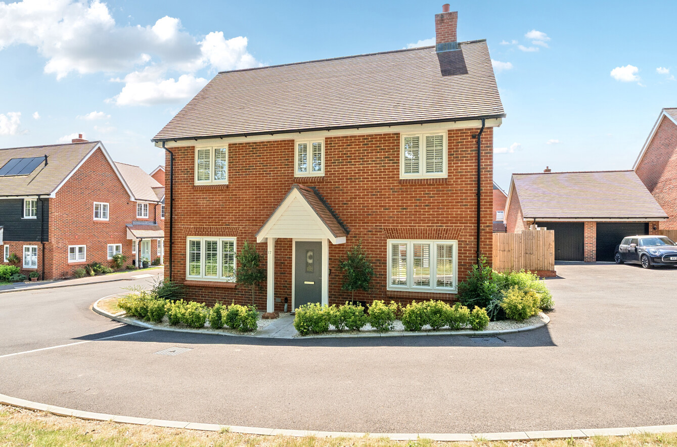 4 bedroom  detached house for sale
