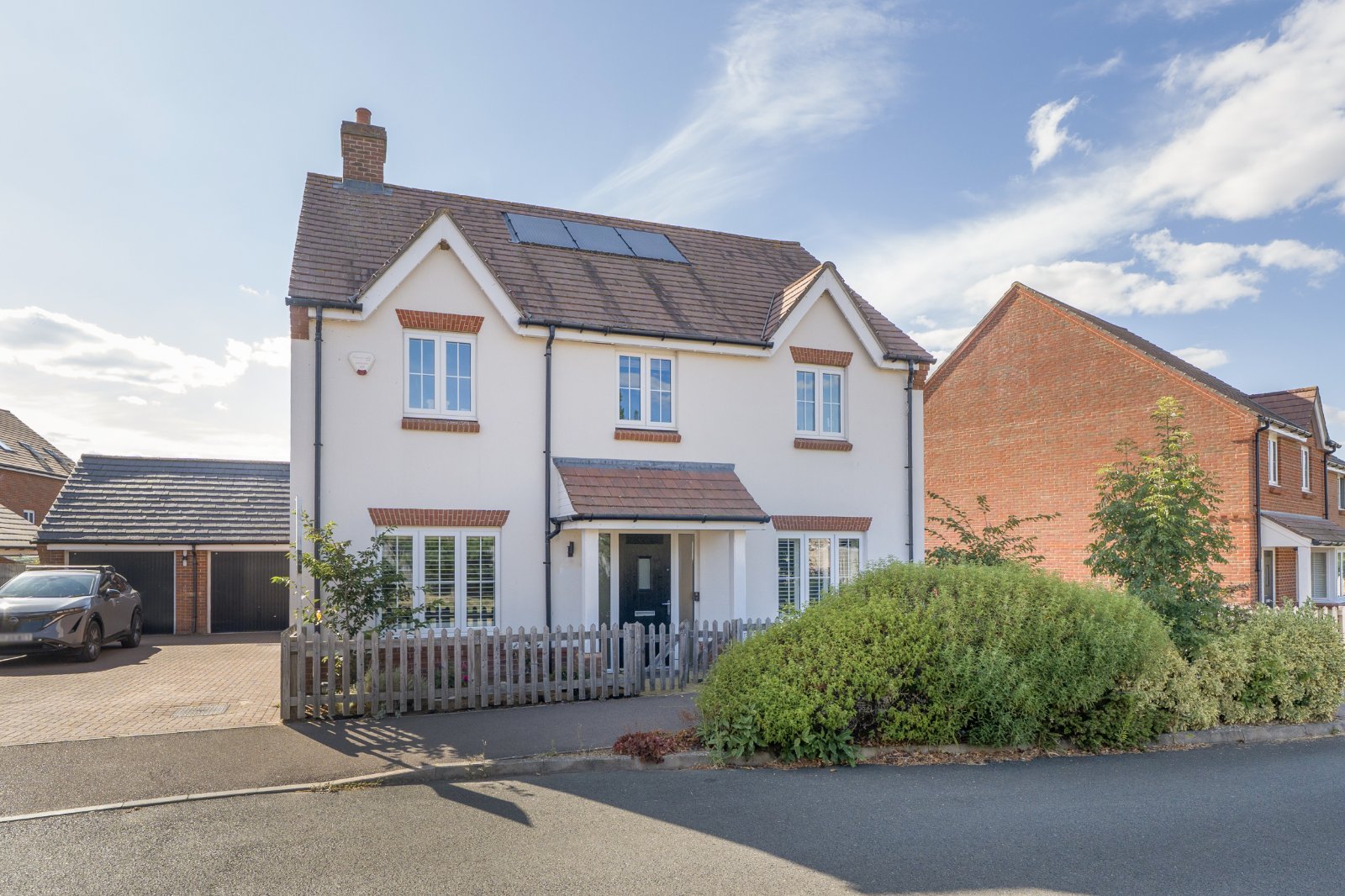 4 bedroom  detached house for sale