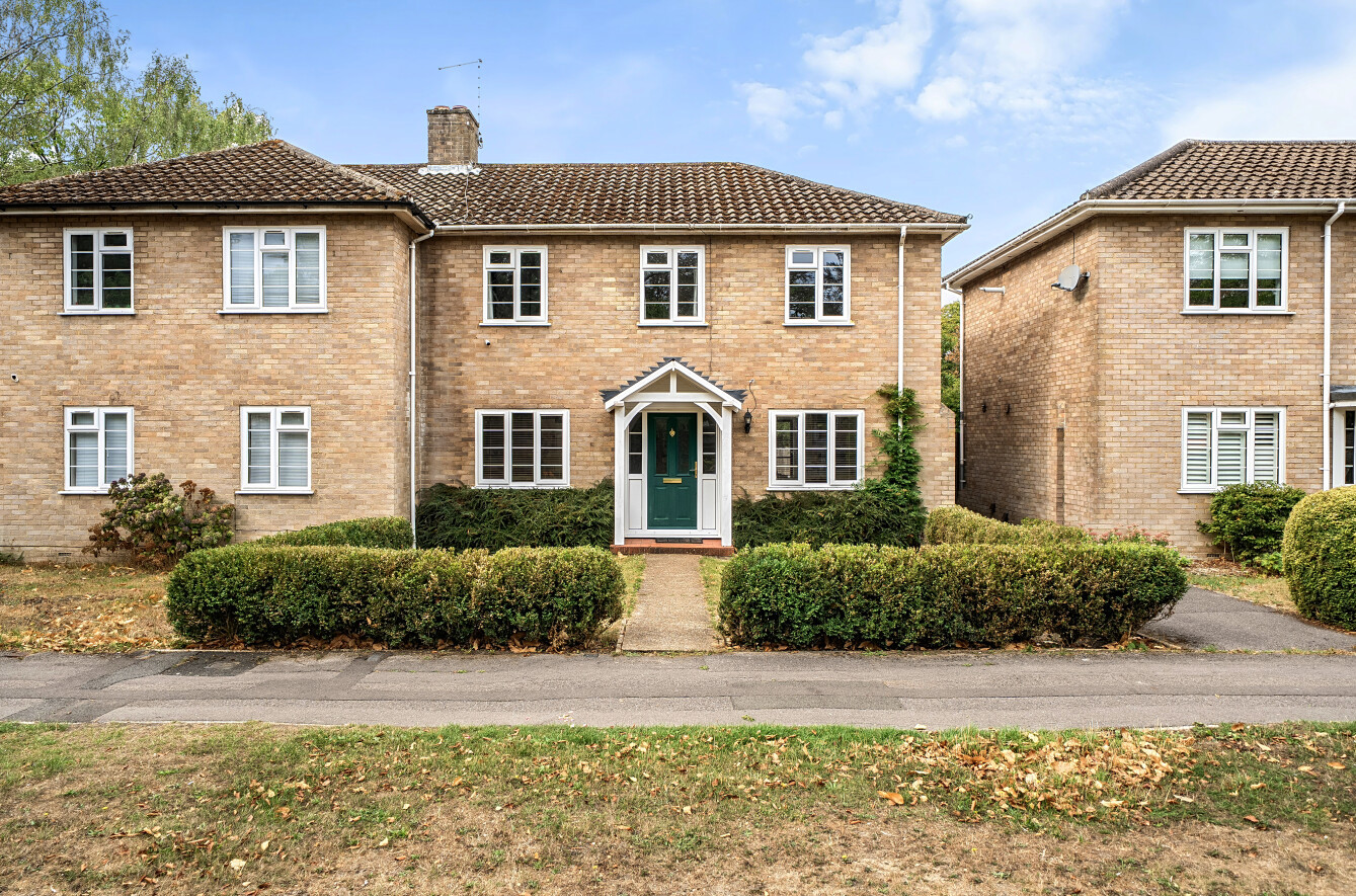 3 bedroom  semi-detached house for sale