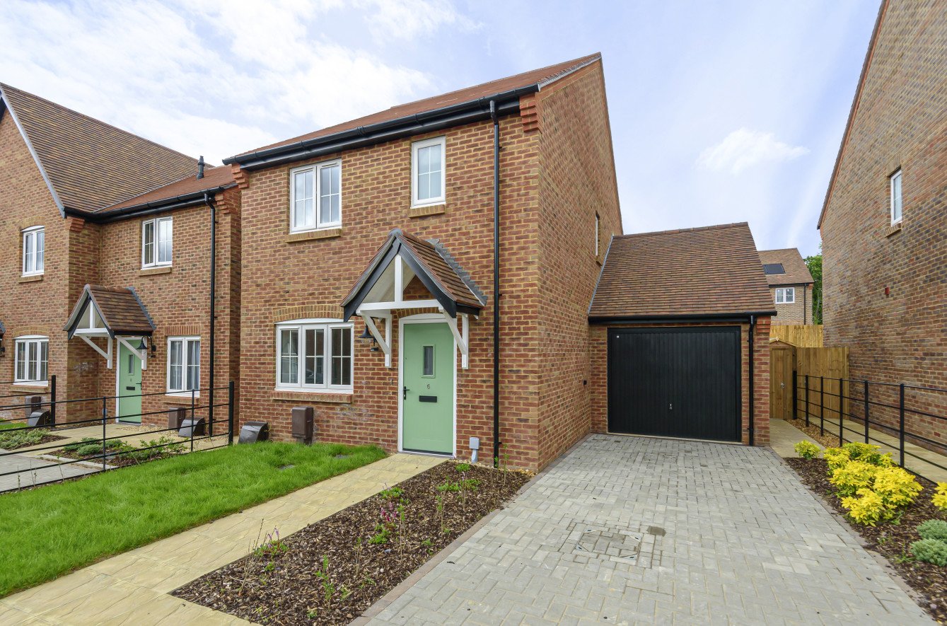 3 bedroom  detached house for sale