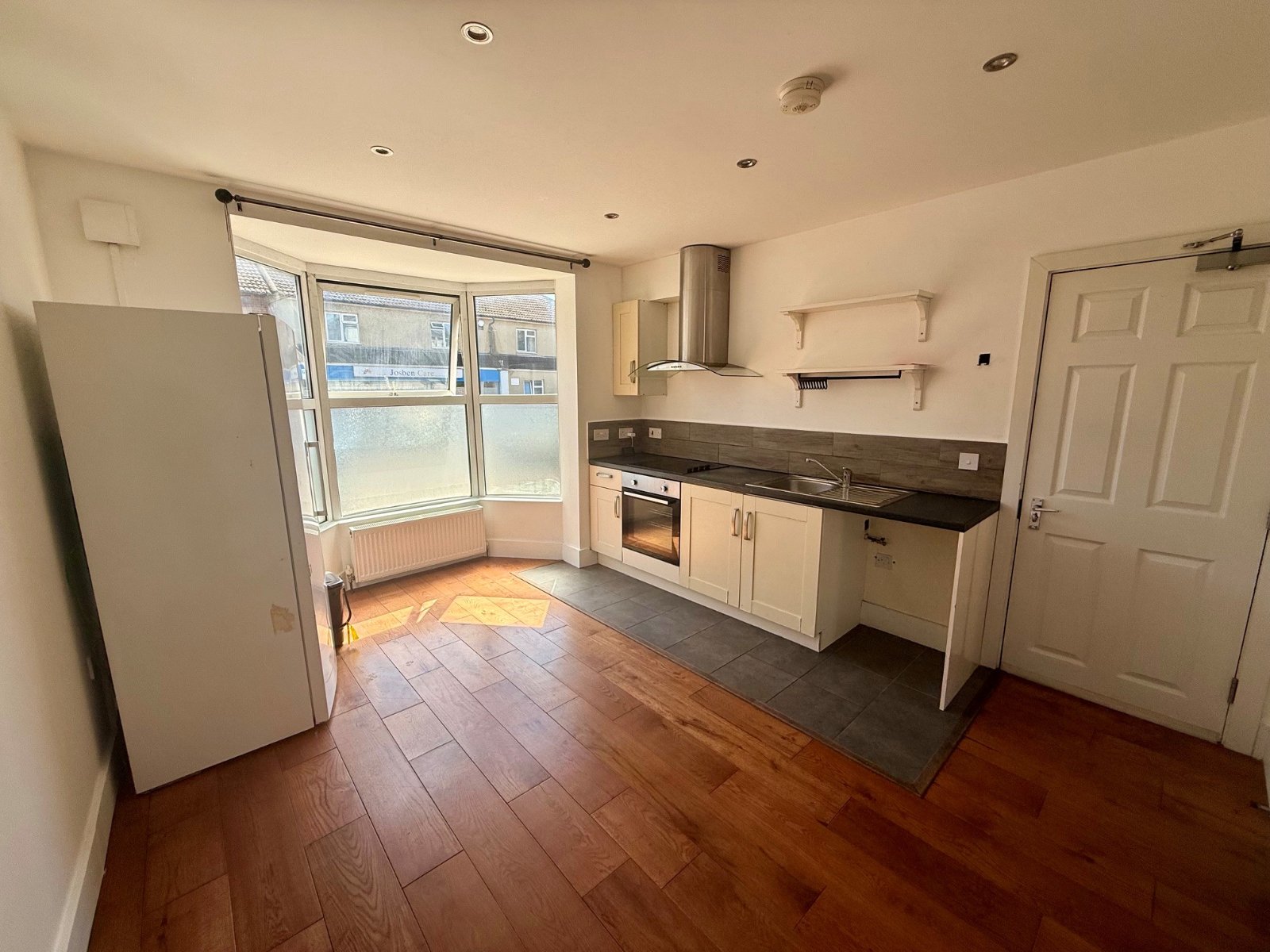1 bedroom maisonette to rent