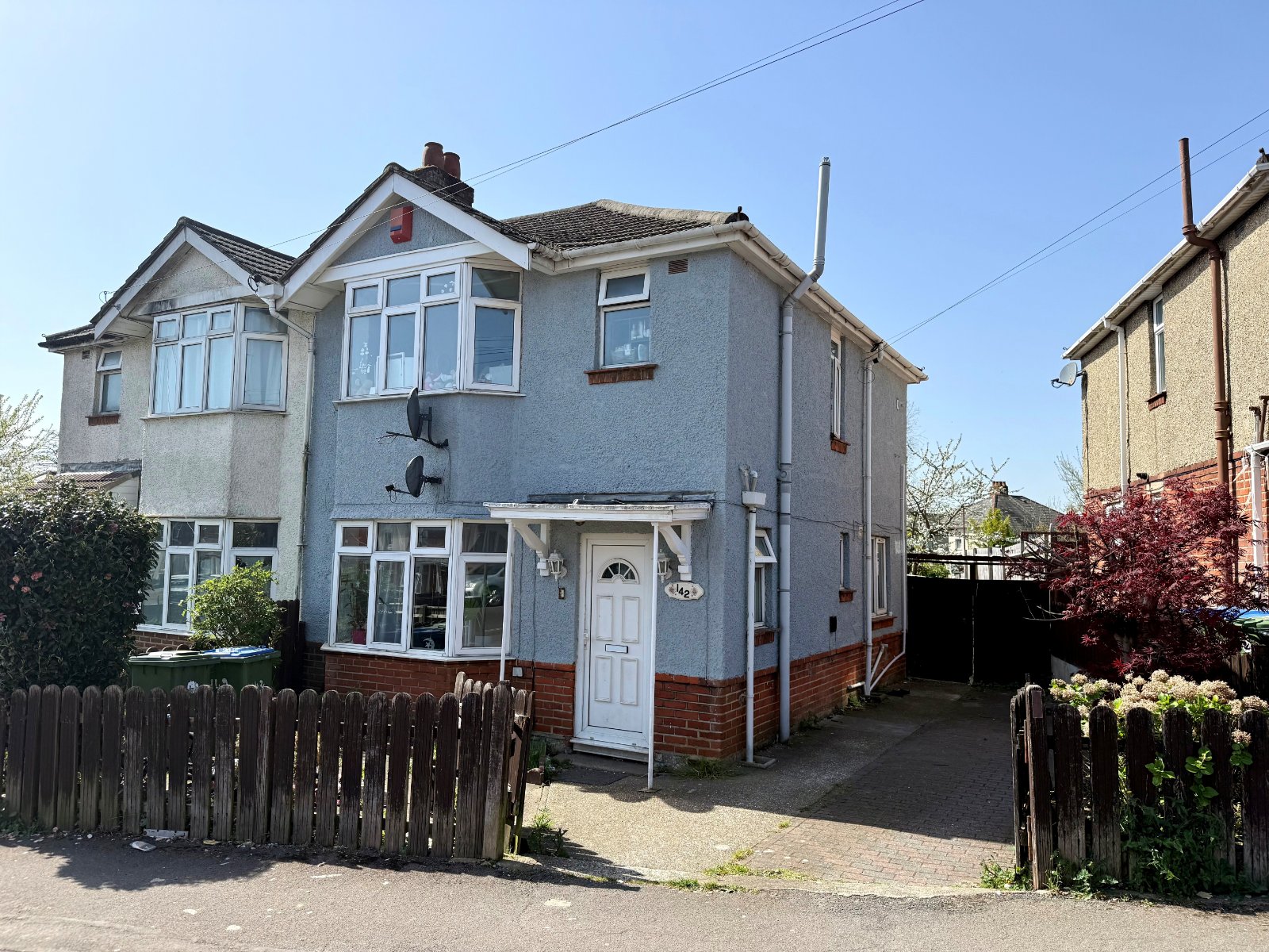 3 bedroom semi-detached house to rent