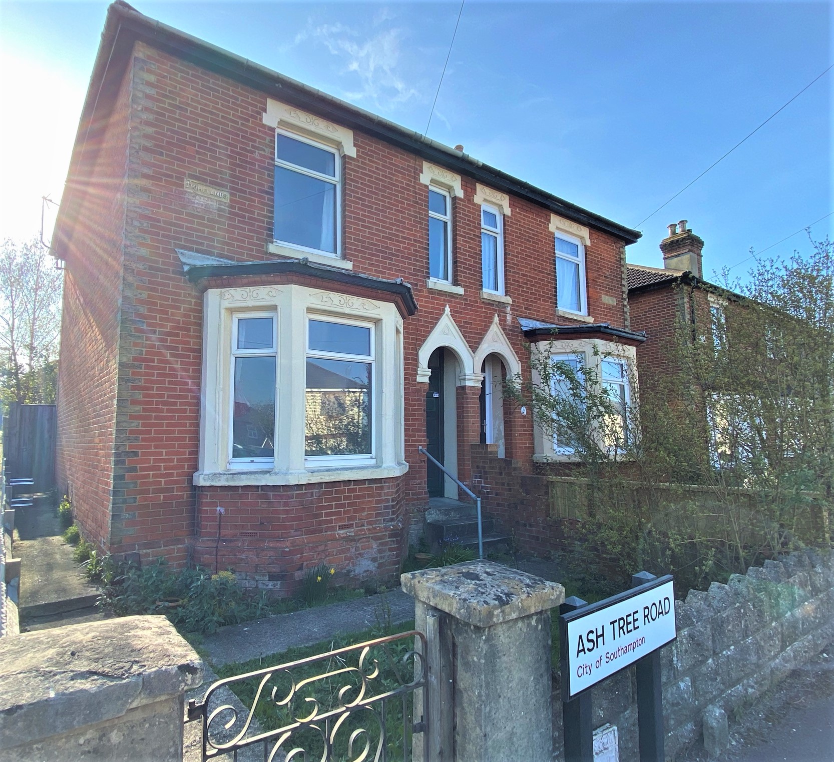 4 bedroom  semi-detached house to rent