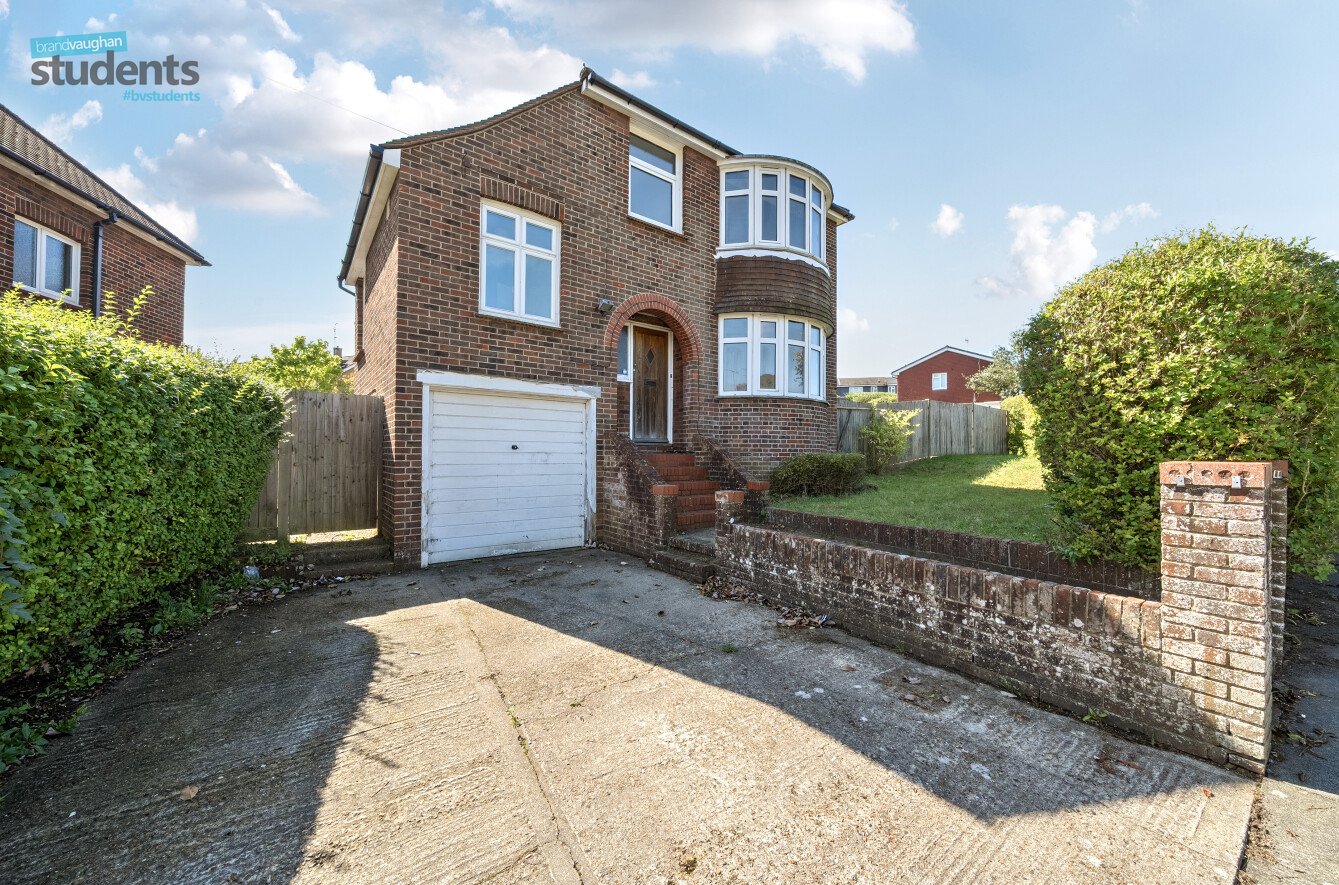 6 bedroom semi-detached house to rent